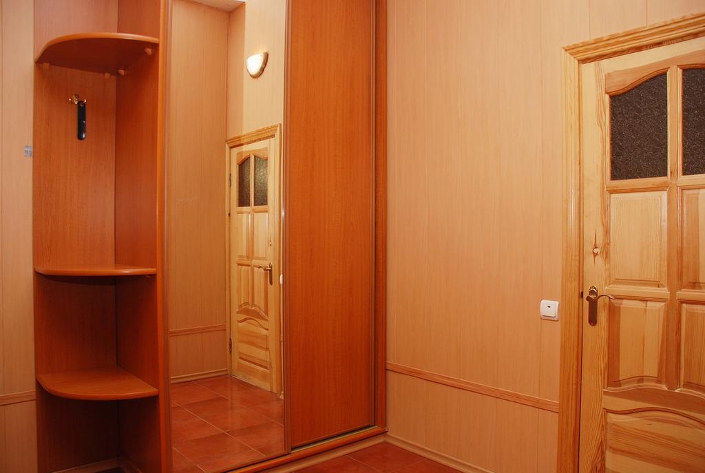 House In Bohatyrska Street Kijev Kültér fotó